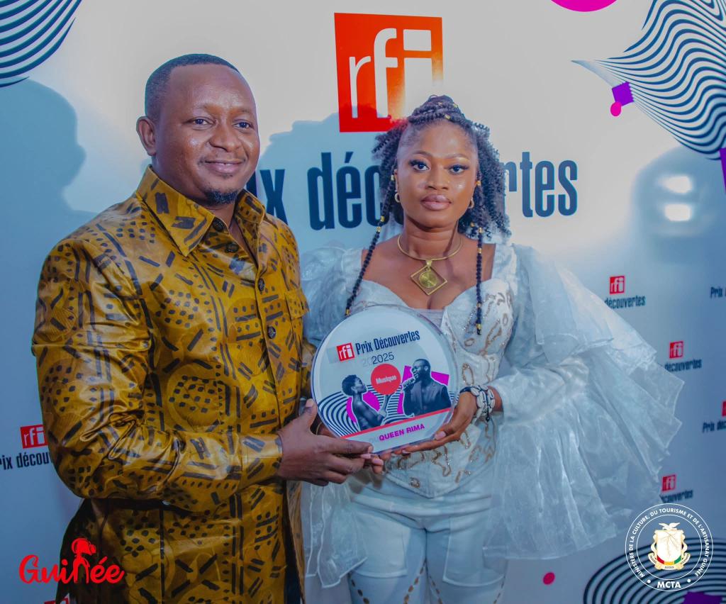 Queen Rima reçoit le Prix Découvertes RFI 2025 à Conakry : une célébration du talent guinéen