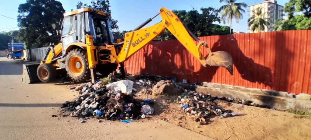 Journée d'assainissement : les autorités communales de Dixinn se mobilisent pour la propreté de leurs quartiers