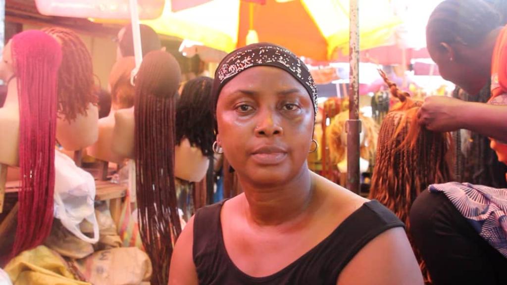 Conakry : le métier de coiffure une activité rentable pour plusieurs femmes de nos jours !