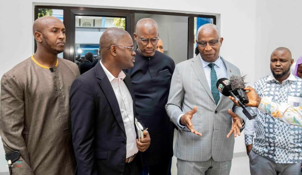 Le Premier Ministre Amadou Oury BAH, en visite de courtoisie à la cellule de communication Gouvernement