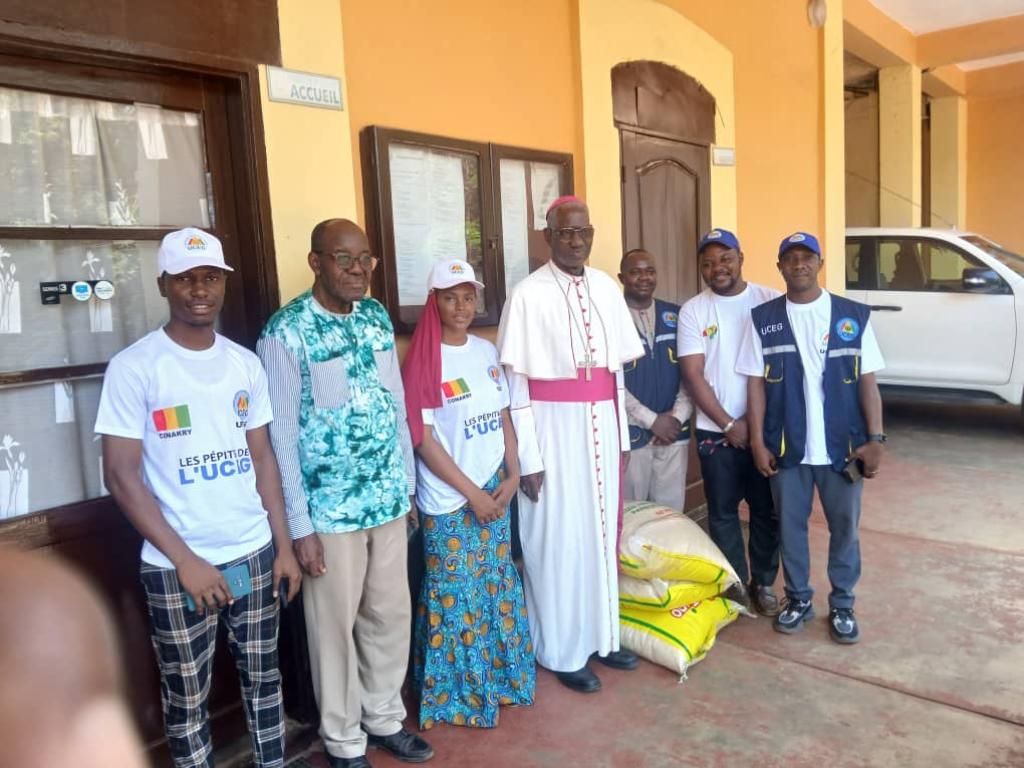 Don de solidarité : l’UCEG et Barté Guinée soutiennent la communauté chrétienne en cette période de Carême