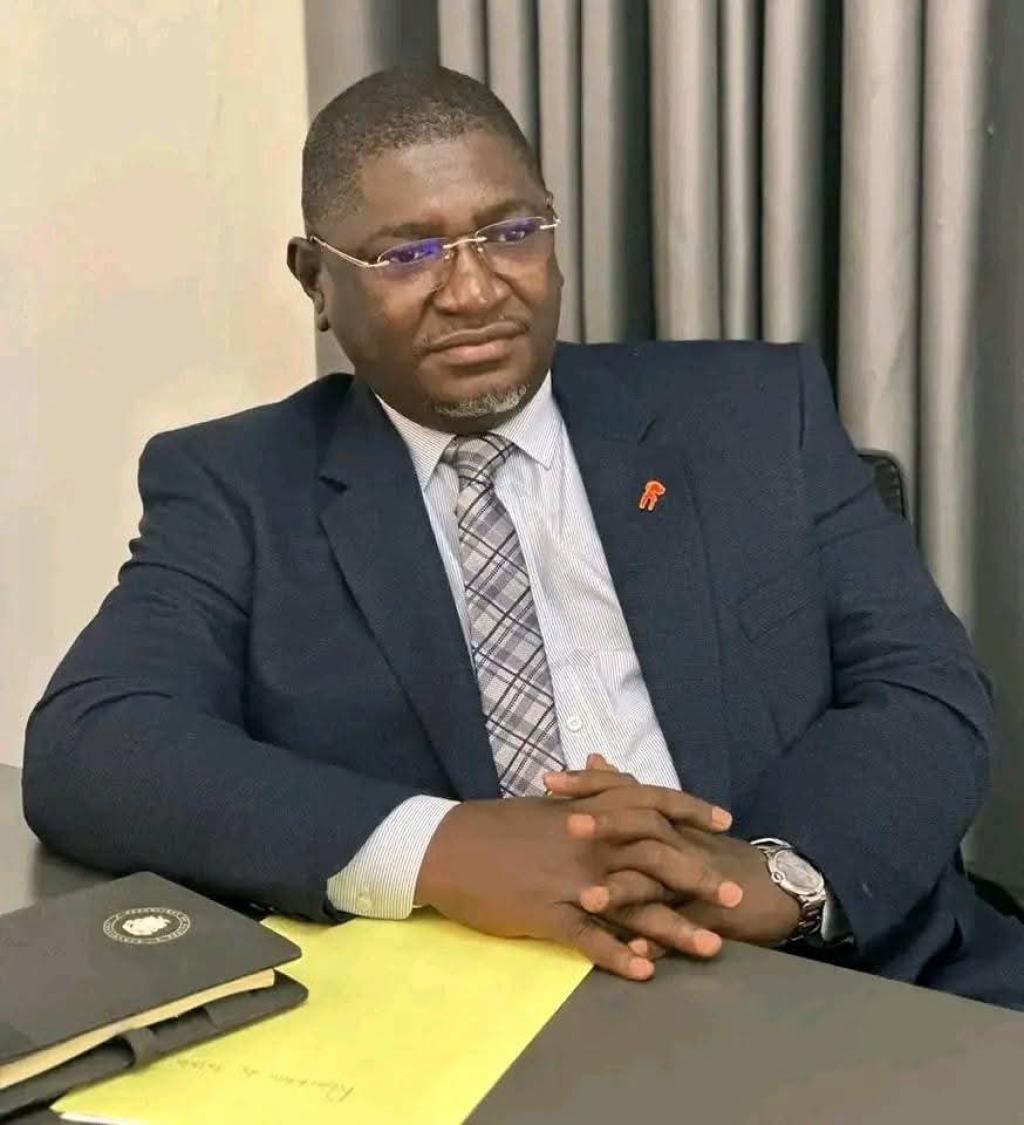 La Folie universelle ne doit pas fouetter l’esprit d’un écrivain