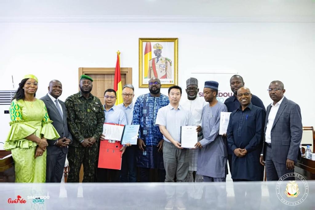 Programme Simandou 2040 : Cérémonie de signature de contrats de reconstructions des routes nationales