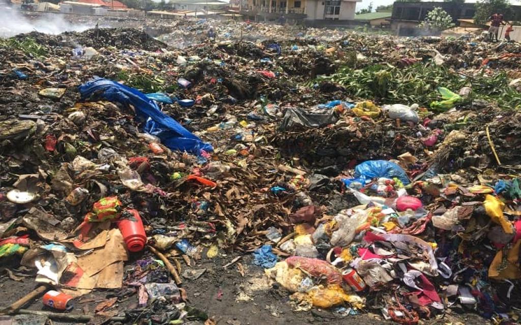 Conakry ville propre : le Gouvernorat lance l’opération “Riz contre déchets”
