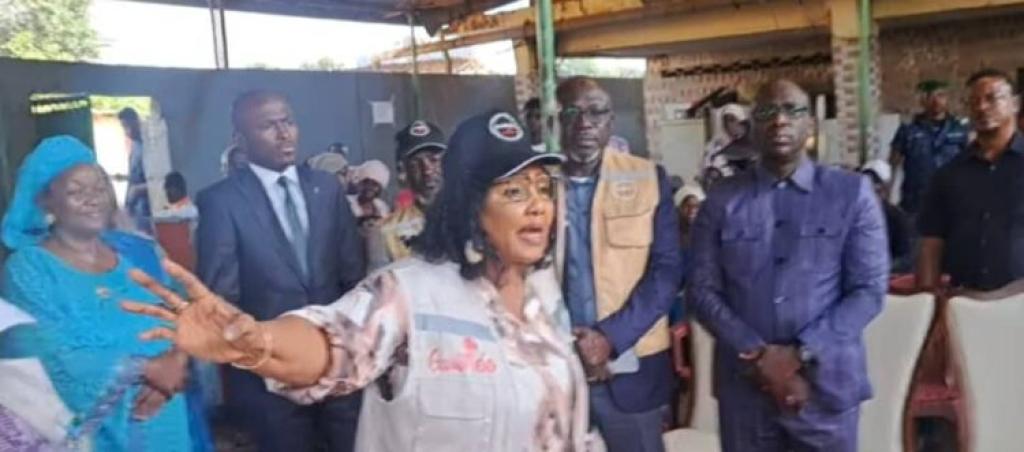 Recensement biométrique à Conakry : la Gouverneure M’Mahawa Sylla monte au créneau contre les pratiques illégales