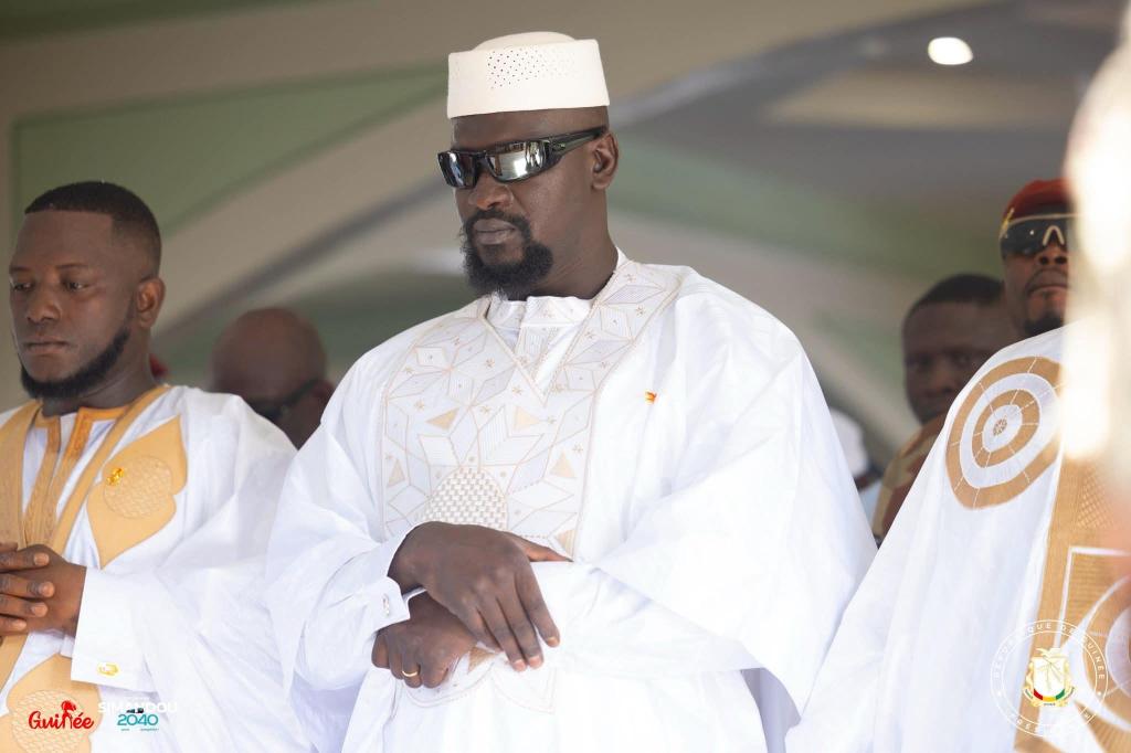 Fête de Tabaski 2025 : Le Président de la République, Son Excellence le Général Mamadi Doumbouya, a participé à la prière collective à la grande mosquée de Kankan.