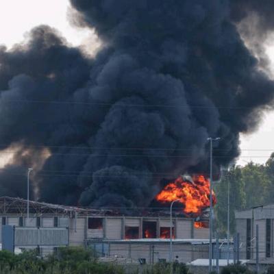 Escalade militaire entre Israël et l’Iran : plus de 220 morts à Téhéran, des frappes touchent la télévision publique