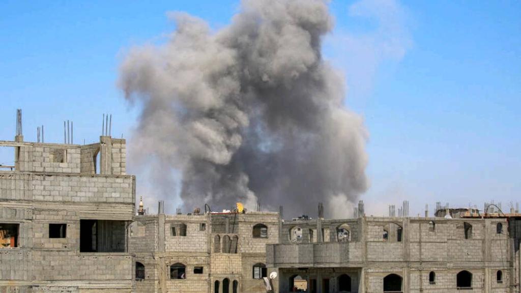 Gaza : au moins 41 personnes tuées dans des frappes israéliennes dont une dizaine en cherchant de l'aide humanitaire.