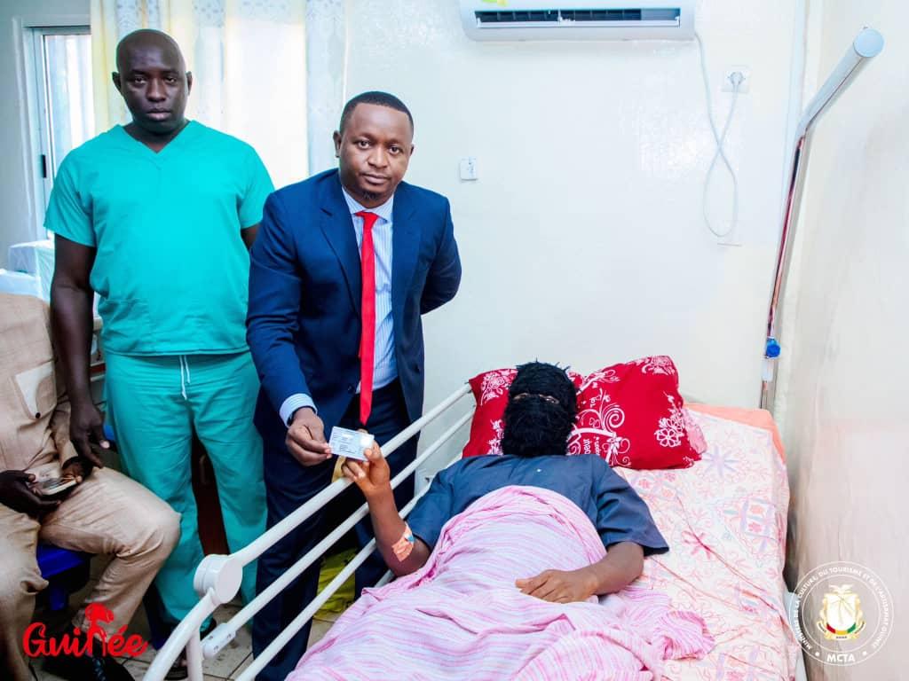 Pilier social de la gouvernance CNRD : Le Ministre Moussa Moïse Sylla au chevet de l’artiste "Wada du Game"