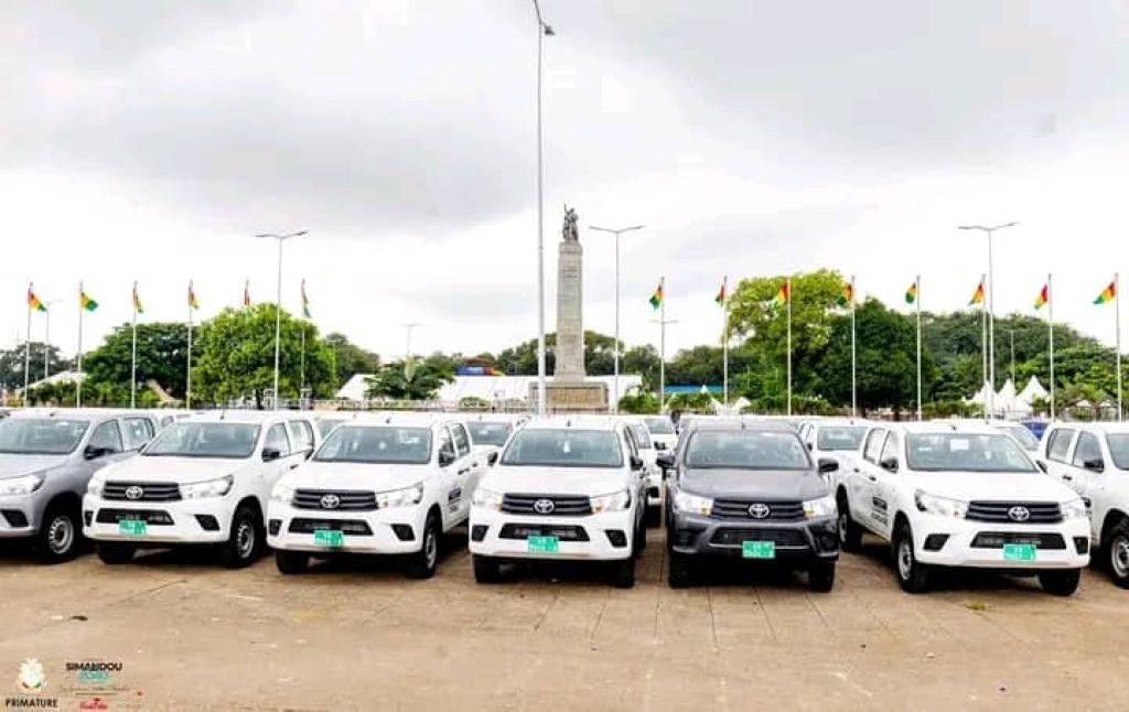 Guinée : Le gouvernement offre 332 véhicules aux sous-préfets pour une administration de proximité