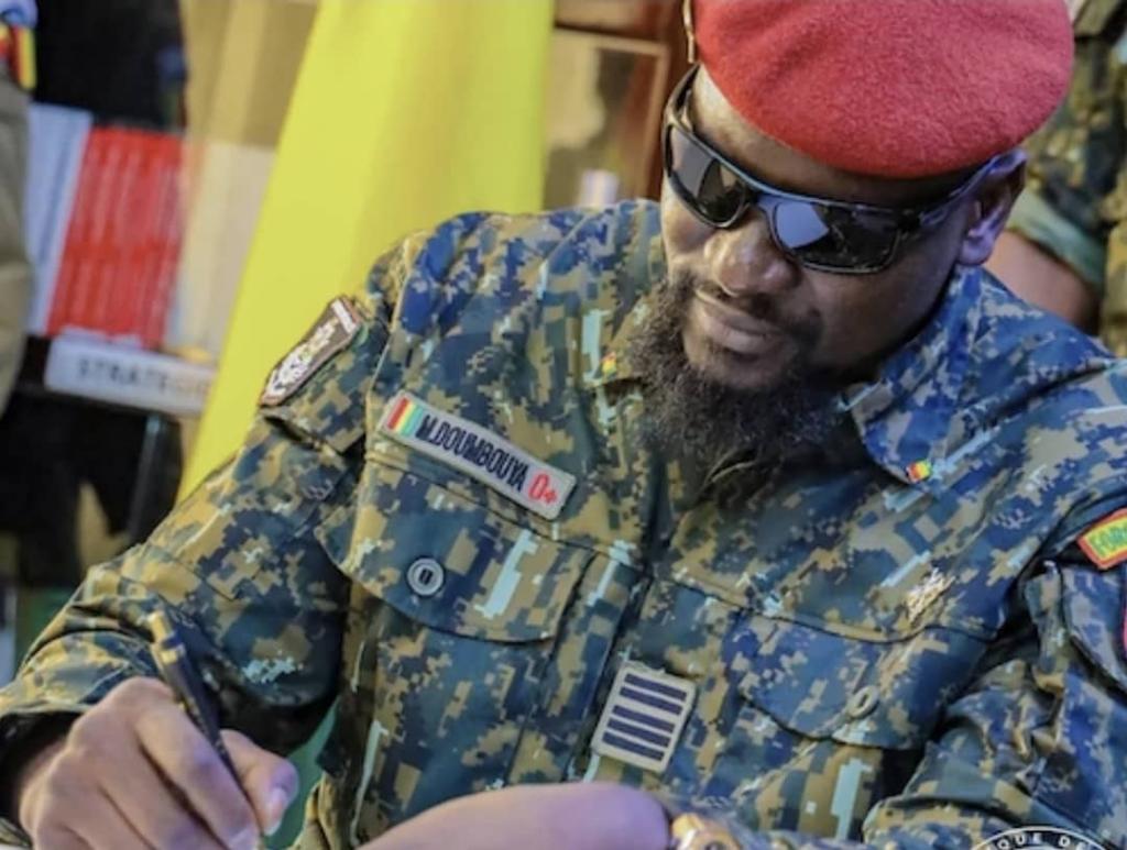 Urgent : résultats provisoires confirmés, le président Général Mamadi Doumbouya promulgue la nouvelle constitution guinéenne (décret)