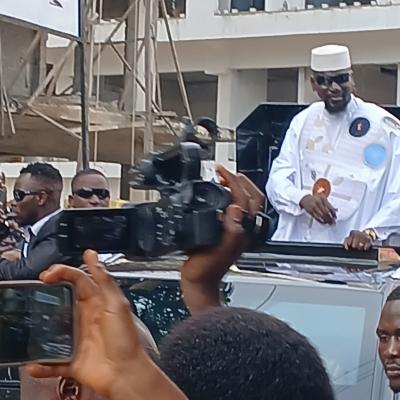 Présidentielle du 28 décembre : le Général Mamadi Doumbouya dépose officiellement sa candidature à la Cour suprême