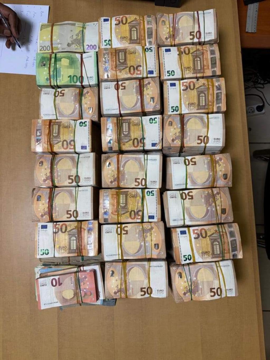 Mali /Saisie record à l’aéroport de Bamako : 1,27 million d’euros interceptés par la douane malienne