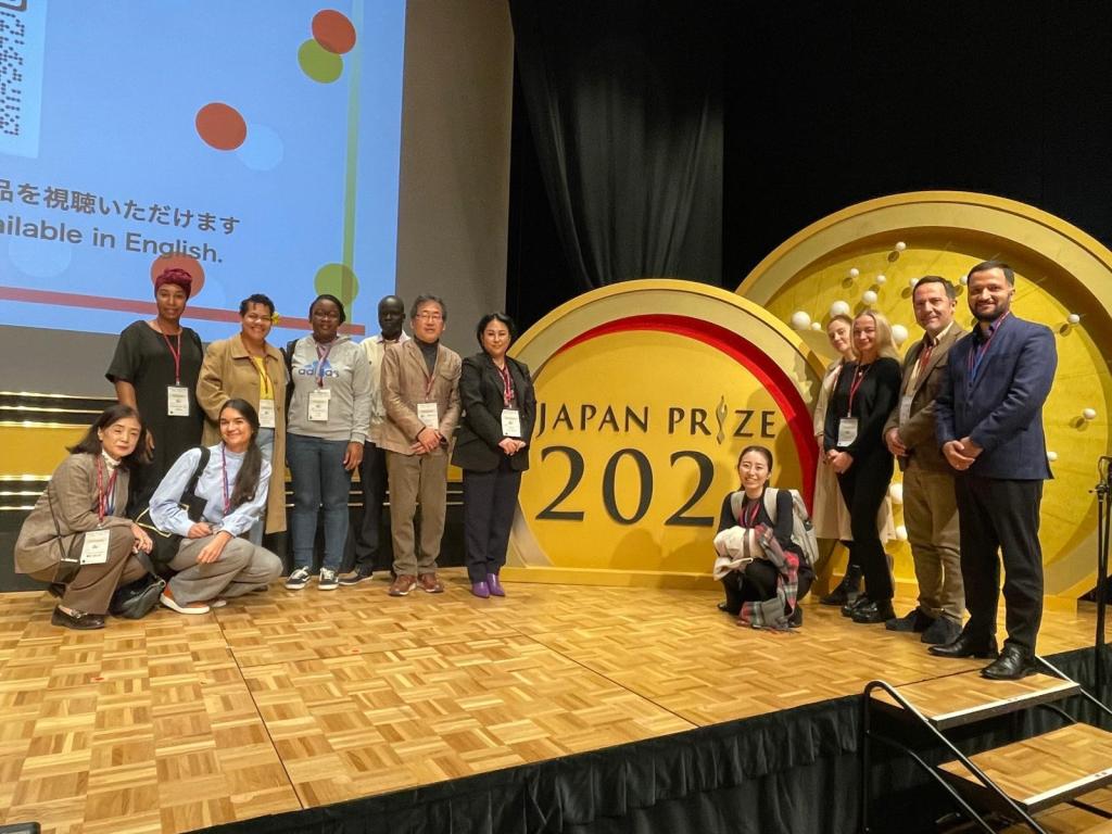 Japon/Médias et démocratie : Des représentants de neuf pays en formation