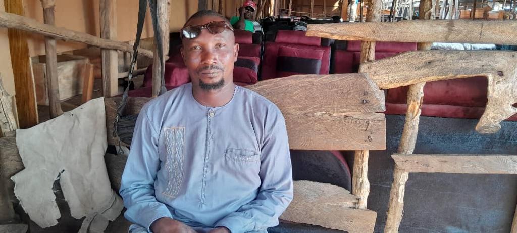 Conakry : Les menuisiers et tapissiers confrontés à la flambée des prix du bois et à la baisse de la clientèle