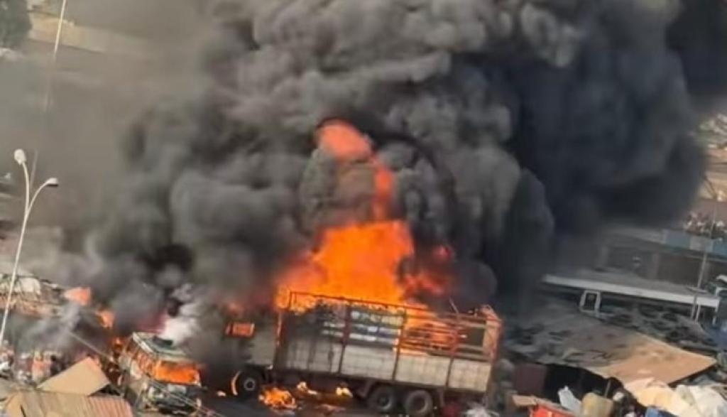 Incendie majeur à la gare routière de Madina : des dégâts matériels considérables