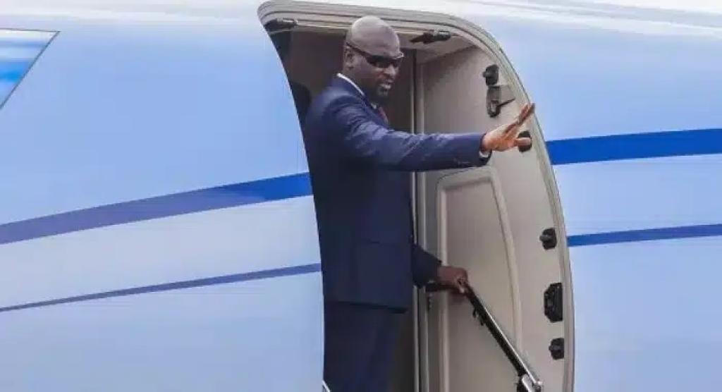 Mamadi Doumbouya en route pour Accra : une participation historique à l’investiture de John Dramani Mahama