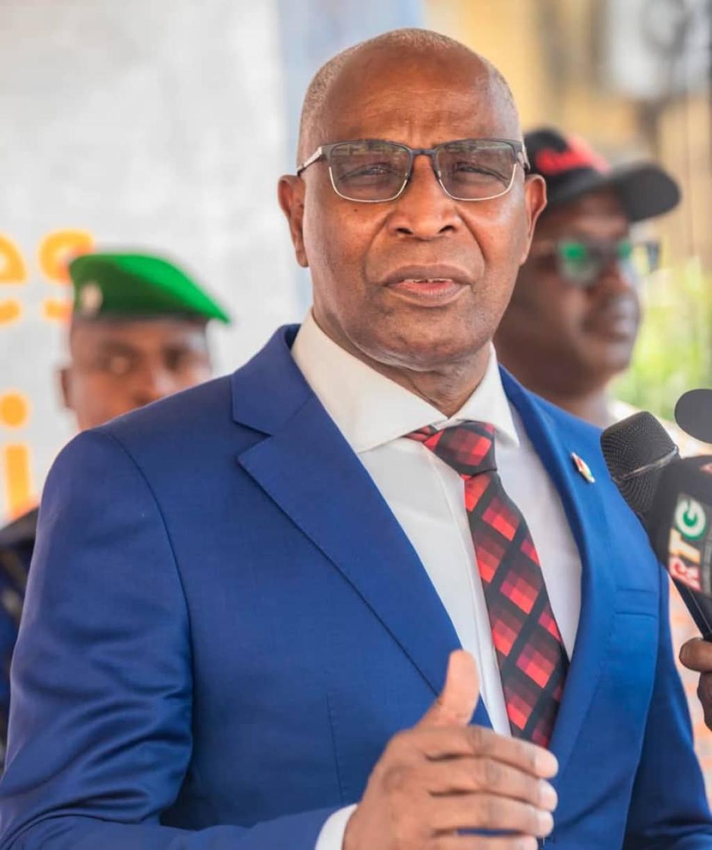 Le PM Bah Oury aux nouveaux fonctionnaires : « vous portez la responsabilité de tracer les sillons de la reconstruction et de l’émergence d'une Guinée unie… »