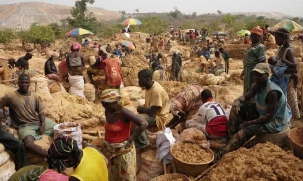 Tragédie dans une mine artisanale à Siguiri : sept enfants périssent dans un éboulement