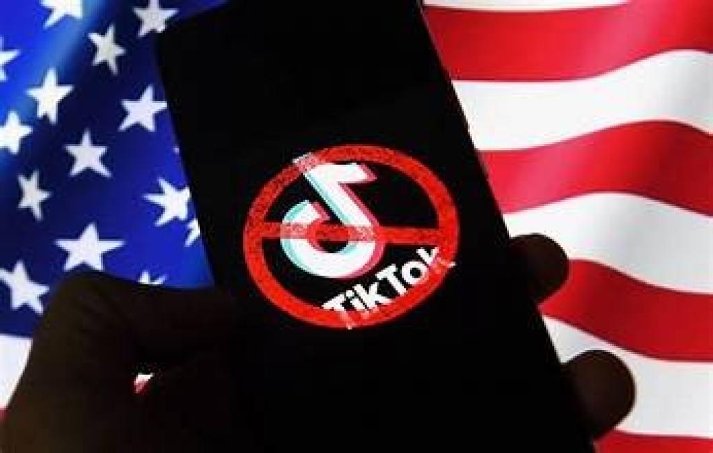 Le réseau social TikTok suspendu aux États-Unis