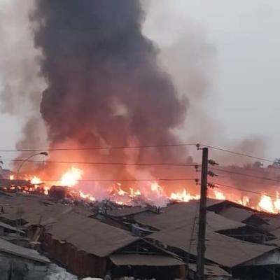 Conakry : un atelier de menuiserie réduit en cendre à Dabondy