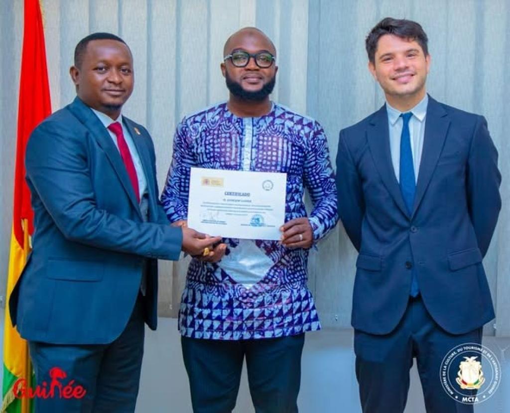 MCTA : Remise de satisfecits à 19 cadres du ministère ayant suivi une formation en espagnol